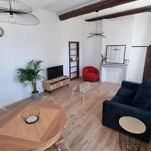 En Plein Coeur De - 55 M2 Renoves - Avec Parking Pélissanne